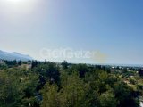 Satılık 4+1 büyük özel havuzlu, deniz ve dağ mnzaralı lüx penthouse. Girne merkez