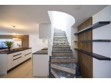 Girne merkezinde satılık modern ve lux 3+1 penthouse, özel havuzlu, özel çatı terası