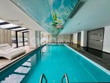 Satılık deniz ve dağ manzaralı 2+1 daire, kış bahçesi, büyük teras 175 m2, Girne merkez. TİCARİ İZİNLİ