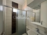 Girne merkezde kiralık 2+1 daire, deniz ve dağ manzaralı, geniş teraslı