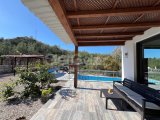 Satılık LÜX YENİ, taşınmaya hazır 4+1 özel havuzlu müstakil modern villa. Bellapais. Girne. TÜRK KOÇAN
