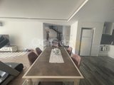 Satılık 4+1 büyük özel havuzlu, deniz ve dağ mnzaralı lüx penthouse. Girne merkez