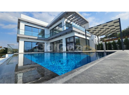SATILIK 4+1 ULTRALUX MÜSTAKİL VİLLA TÜRK KOÇANLI OZANKÖY