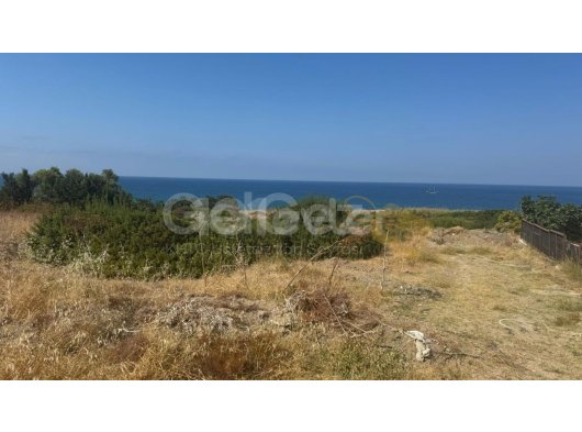 Girne/Alsancak’ta satılık 1403m2 arsa