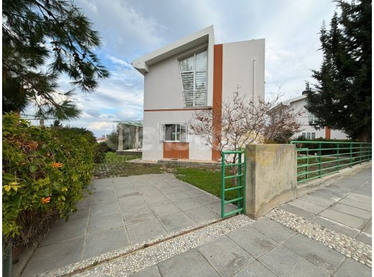 KİRALIK 3+1 MÜSTAKİL VİLLA GİRNE OZANKÖY