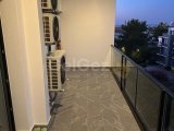 Girne Merkez'de Şehir ve Deniz Manzaralı Modern Penthouse Satılık!