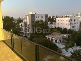 Girne Merkez'de Şehir ve Deniz Manzaralı Modern Penthouse Satılık!