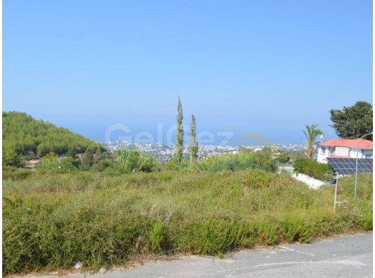 Girne Edremit'te Satılık Konut İmarlı Arsa - Şehir ve Deniz Manzarası!