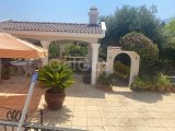 Girne Edremit'te, 6 Yatak Odalı Lüks Villa – Yüzme Havuzlu ve Doğa Manzaralı