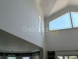 Girne Edremit'te, 6 Yatak Odalı Lüks Villa – Yüzme Havuzlu ve Doğa Manzaralı