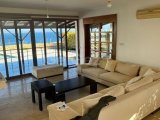 Girne Esentepe'de Özel Havuzlu, Doğa Manzaralı 3+1 Villa Satılık