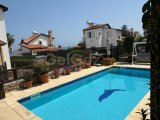 Girne Esentepe'de 4 Yatak Odalı, Ful Eşyalı Deniz Manzaralı Villa - Kaçırmayın!