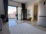Girne Merkez'de Şehir ve Deniz Manzaralı Modern Penthouse Satılık!