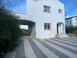 Girne Lapta'da Satılık 3 Yatak Odalı Lüks Villa