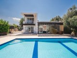 Girne Esentepe'de Şahane 3+1 Villa - Özel Havuzlu ve Dağ Manzaralı!