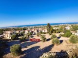 Girne Bellapais'te Şehir ve Deniz Manzaralı 3850 m² Konut İmarlı Arsa £900,000