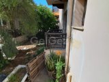 Girne Merkez'de Eşyasız, Bahçeli ve Ortak Havuzlu 3+1 Daire Satılık!