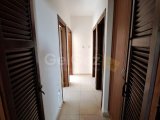 Girne Merkez'de Eşyasız, Bahçeli ve Ortak Havuzlu 3+1 Daire Satılık!