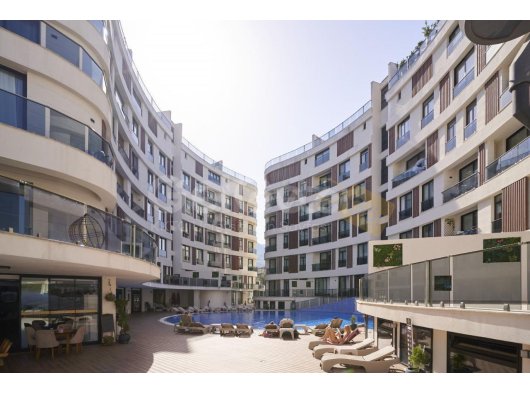 Girne Merkez'de satılık ultra lüks özel havuzlu 3 + 1 Penthouse