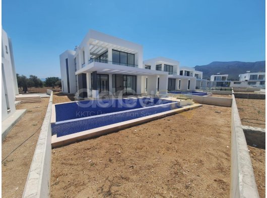 Girne Çatalköy'de satılık 3+2 villa % 50 peşinat 84 ay faizsiz vade imkanı elden ödemeli