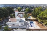 Girne Karşıyaka'da satılık 3+1 villa % 50 peşinat 48 ay faizsiz vade imkanı elden ödemeli