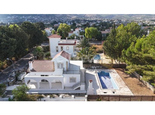 Girne Karşıyaka'da satılık 3+1 villa % 50 peşinat 48 ay faizsiz vade imkanı elden ödemeli
