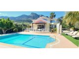 Muhteşem deniz ve dağ manzaralı, havuzlu 3+1 villa