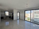 Girne Merkez'de Eşyasız 3+1 Daire - 195.000 GBP