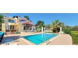 Muhteşem deniz ve dağ manzaralı, havuzlu 3+1 villa