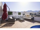 Girne Merkez'de satılık ultra lüks özel havuzlu 3 + 1 Penthouse