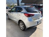 MAZDA 2 2015