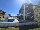 Girne Zeytinlikte Yüzme Havuzlu, Bahçeli Eşyasız 4+1 Villa Fırsatı!
