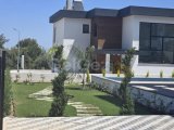 Girne Zeytinlikte Yüzme Havuzlu, Bahçeli Eşyasız 4+1 Villa Fırsatı!