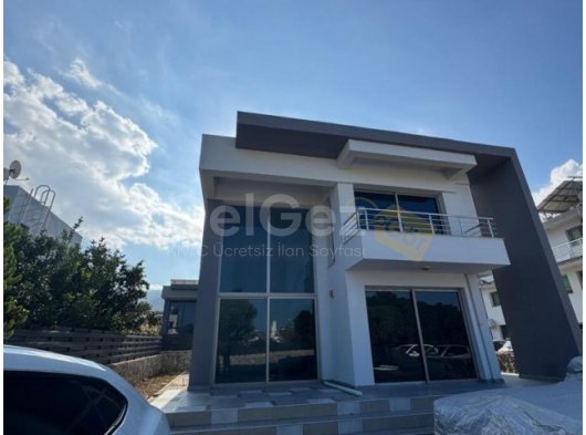 Girne Alsancak'ta Deniz Manzaralı Lüks Villa!