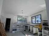 Girne Alsancak'ta Deniz Manzaralı Lüks Villa!