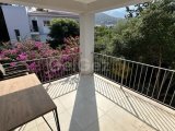 Girne Alsancak'ta Eşyalı, Dağ Manzaralı 1+1 Daire Satılık