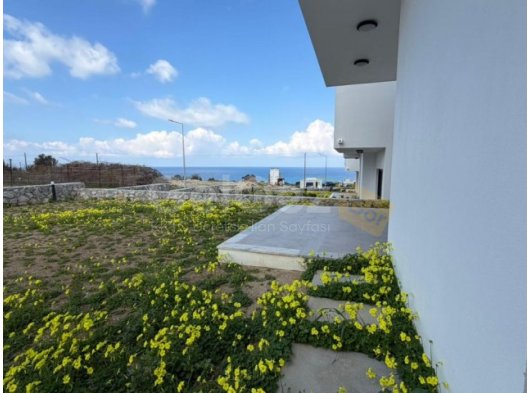 Girne Karşıyaka’da Satılık 2+1 Özel Bahçeli Daire | Site İçinde Restoran, Açık & Kapalı Havuz ve GYM