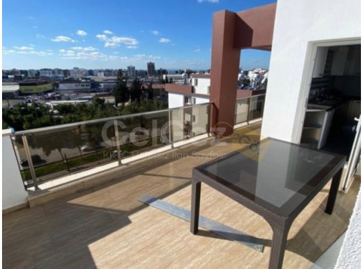GAZIMAĞUSA MERKEZ’DE TİCARİ OLARAK KULLANILABİLEN PENTHOUSE