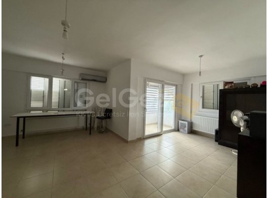 LEFKOŞA GÖNYELİ’de 3+1 MERKEZİ ISITMALI 130m2 DAİRE