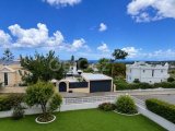 GİRNE ÇATALKÖY’de CHAMADA OTEL’e ÇOK YAKIN 3+1 HAVUZLU GENİŞ BAHÇELİ KİRALIK LÜKS VİLLA