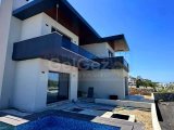 Alsancak Havuzlu Lüks Müstakil Villa