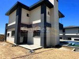Alsancak Havuzlu Lüks Müstakil Villa