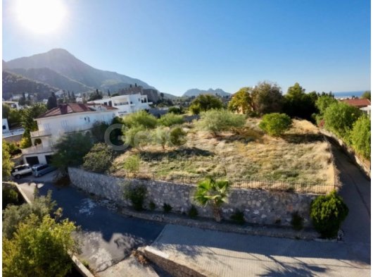 Girne Bellapais’te satılık 5 + 1 villa