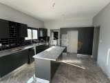 Girne Çatalköy’de satılık 4 + 1 villa