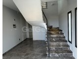 Girne Çatalköy’de satılık 4 + 1 villa