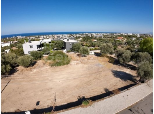Girne Edremit’te satılık arsa