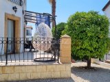Girne Esentepe'de Satılık 4+1 Havuzlu Villa ⚪