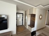 Şehrin Kalbinde, Konforlu ve Modern Yaşam Alanı-GİRNE MERKEZDE LÜX 2+1 ( ÖZEL İÇ MİMAR TASARIMLI FULL EŞYALI) ⚪