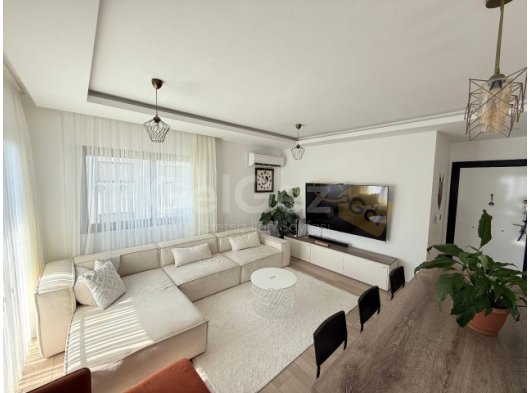 Şehrin Kalbinde, Konforlu ve Modern Yaşam Alanı-GİRNE MERKEZDE LÜX 2+1 ( ÖZEL İÇ MİMAR TASARIMLI FULL EŞYALI) ⚪