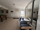 GİRNE KARŞIYAKA’da7+2 DENİZE SIFIR MUHTEŞEM KONUMLU VİLLA
